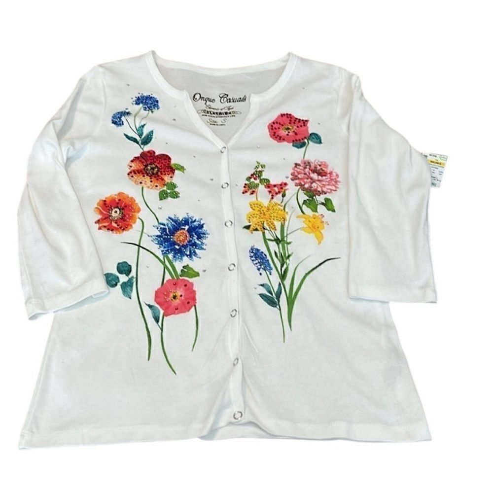 NWT onque casuals size small 3/4 sleeve snap front flowered cardigan